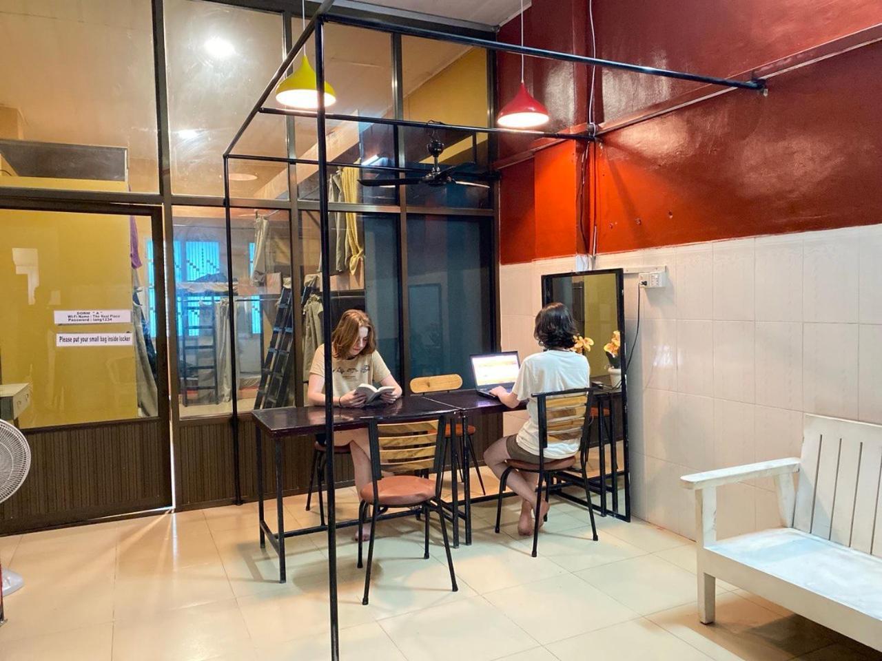 Social Backpacker Hostel & Rooftop Bar Μπατταμπάνγκ Εξωτερικό φωτογραφία